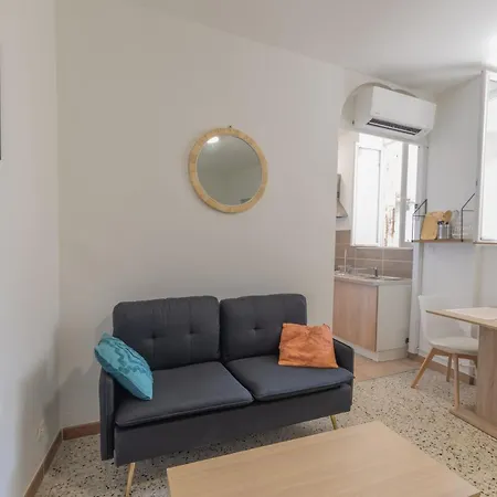 Le Fou - Appt Dans Le Centre Daubenas Lägenhet